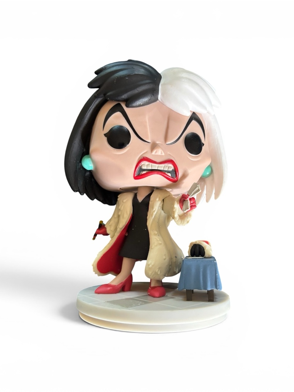 Cruella De Vil Disney Villians Funko Pop 5” 2022 Black White Red Collectible
